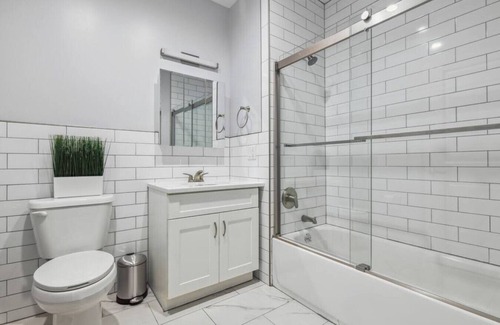 Southeast Yonkers Apartment | Luxury Penthouse Suite NYC! Parking+Gym+GameRoom!