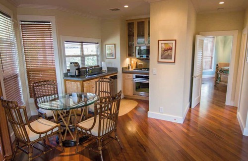 Kamuela Villa | LUXURY PUAKO BEACHFRONT ESTATE and GUESTHOUSE
