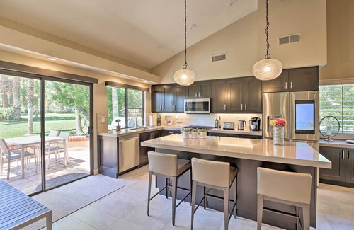 Palm Desert Condo | Luxury Remodeled Palm Desert Resort Condo!