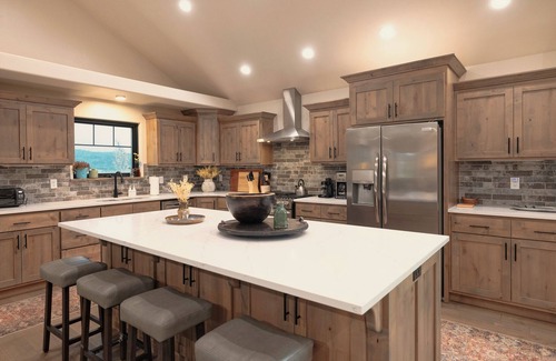 Victor House | Luxury Residential Home on 2.5 Acres with Views in Victor, ID. A/C, Garage.