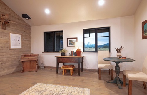 Victor House | Luxury Residential Home on 2.5 Acres with Views in Victor, ID. A/C, Garage.