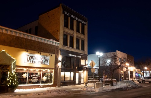 Duluth Apartment | Luxury Residential Suite Duluth Press 201