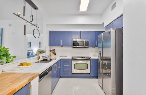 South Palm Park Neighborhood Association Apartment | Luxury Resort-style 3 bdrm condo in Lantana, Florida