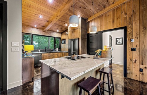 Brevard Cabin | Luxury Retreat by Gorges State Park: Trails, Waterfalls, Sauna & More