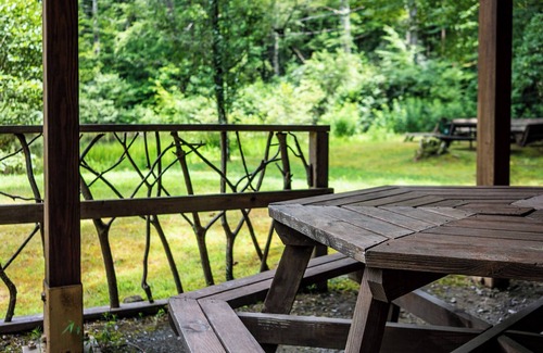 Brevard Cabin | Luxury Retreat by Gorges State Park: Trails, Waterfalls, Sauna & More