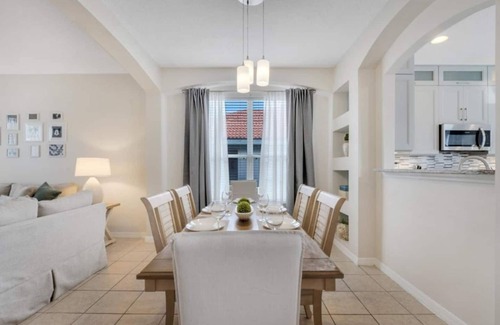 Solana House | Luxury Retreat w/Heated Pool near Disney!