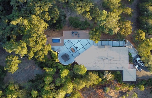 Glorietta House | Luxury Retreat with Pool/Jacuzzi Mountain Retreat on 1.7 acre land 25 mins to SF