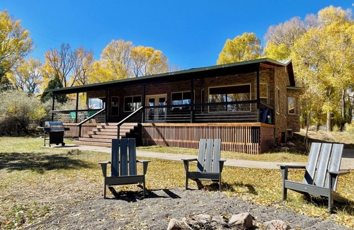 Hatch Cabin | LUXURY RIVERFRONT RETREAT: PET FRIENDLY: BRYCE/ZION, RAFTING, FISHING, HIKING