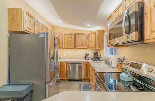 College House | Luxury Riverside Chena River House North Suite with Hot Tub