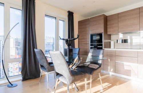 Woolwich Apartment | Luxury riverside penthouse