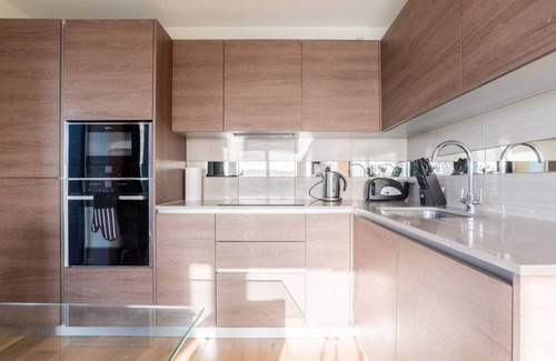 Woolwich Apartment | Luxury riverside penthouse