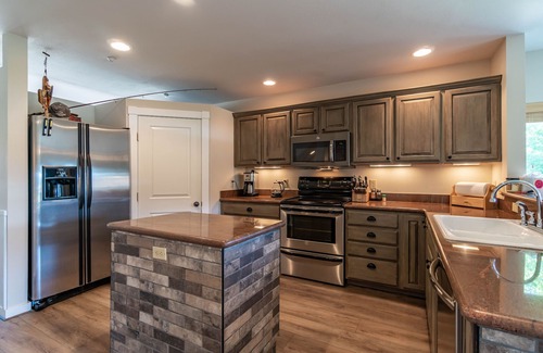 Pagosa Springs House | Luxury Riverwalk Townhome Overlooking The River, Hot Tub, A/C, Close To Town.