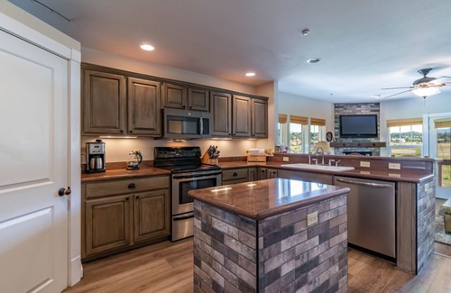 Pagosa Springs House | Luxury Riverwalk Townhome Overlooking The River, Hot Tub, A/C, Close To Town.