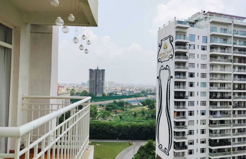 Gurugram Apartment | Luxury Service/Rental 1BHK apartment in Gurgaon with WiFi, AC