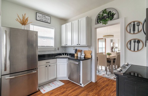 Hyde Park House | Luxury Short/Midterm Hyde Park Getaway