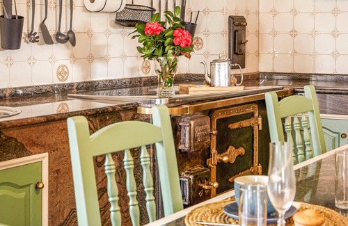 Padron House | LUXURY SINGULAR VILLA ROSA