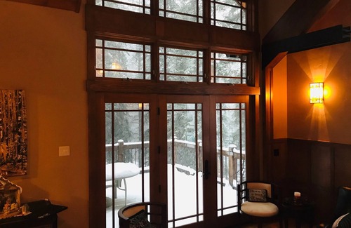 Blue River House | Luxury Ski Haus - Views, privacy, hot tub, town 7 min, Sleeps 10 w max 8 adults
