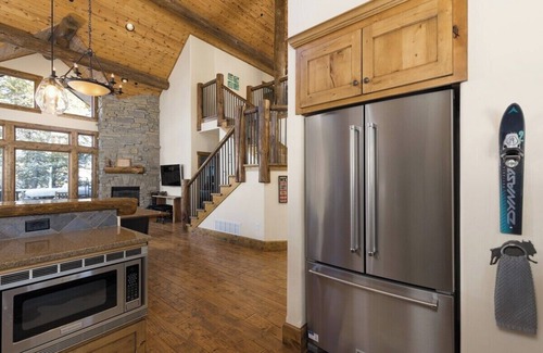 Spanish Peaks House | Luxury Ski In/Out | Chalet 49 | Spanish Peaks Club