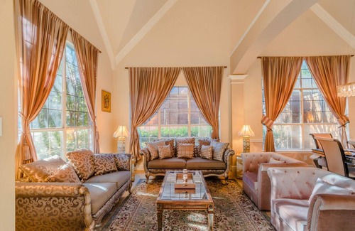 Far North Dallas House | Luxury, Spacious 4000 SF, 5 BR, 4.5 baths all en-suite, great location