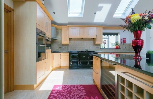 Newquay House | Luxury spacious sea front house with indoor swimming pool