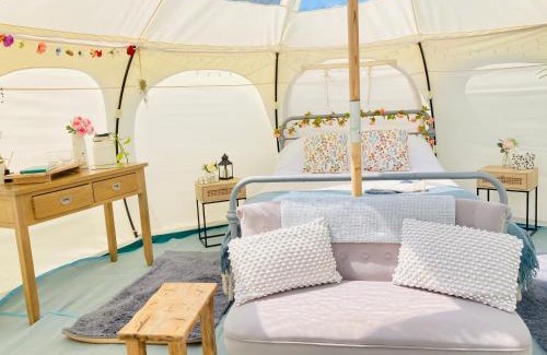 Trefeglwys Other | Luxury Stargazing Glamping - Seren Hardd with Hot Tub
