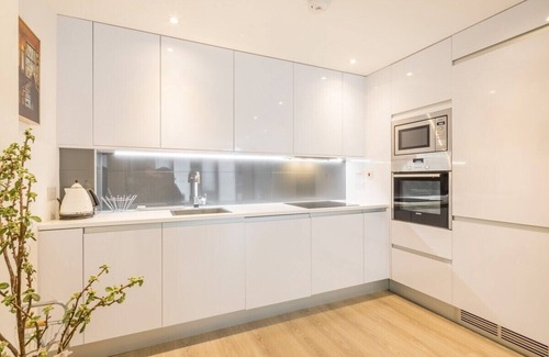 Cambridge Condo | Luxury Station 1 Bed Flat With Underground Parking