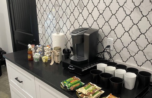 Belfast House | LUXURY STAY n,Couples,Friends Stay on 15 acresnAwesome setting and decor