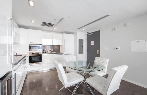 City Center Condo | Luxury Suite @Beach Private Beach Rooftop Pool