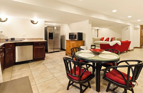 Glen Ellyn House | Luxury Suite in Glen Ellyn, IL USA