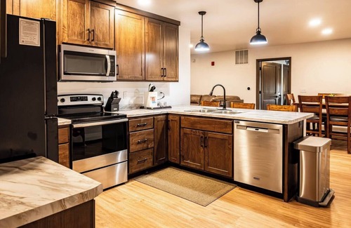 Brillion Apartment | Luxury Suites #6