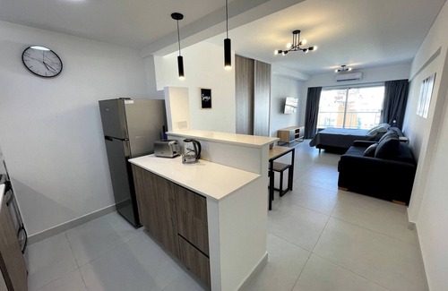 Caballito Apartment | Luxury Temporary Rental with Pool in Caballito num2202