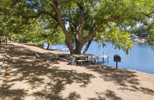 Apache Shores Cabin | Luxury Tiny Home with Private pool & Lake Access