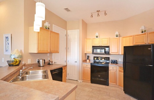 Loughman Condo | Luxury Top Floor Condo updated November 2024, 3 Bedroom, Disney 10 Mins