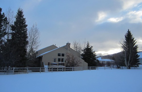 South Snyderville Basin House | Luxury Townhouse with Mountain Views & Private Hot Tub