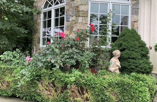 Newton House | Luxury treat Tuscany style villa just few miles from downtown Boston