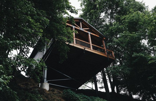 Fredericksburg Cabin | Luxury Treehouse Cabin Over Salt Creek, Cabin 2