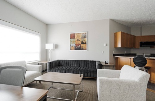 Fort McMurray Apartment | Luxury Two bedroom Suite