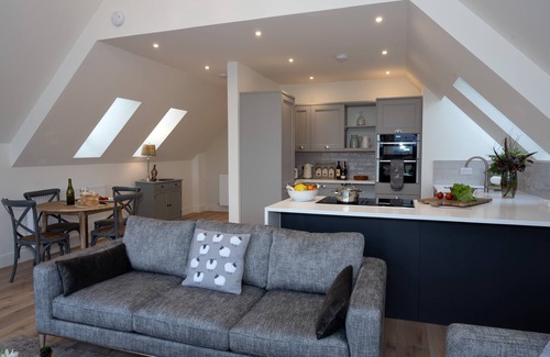 Murthly Cottage | Luxury two Bedroom Converted Steading