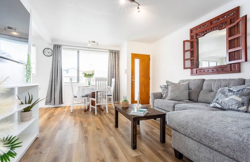 Trentham Apartment | Luxury Two-Bedroom Apartment in Upper Hutt, Central