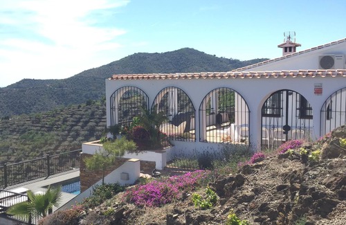 Arenas Villa | Luxury vacation villa for 8 with private pool, sea views Andalusia