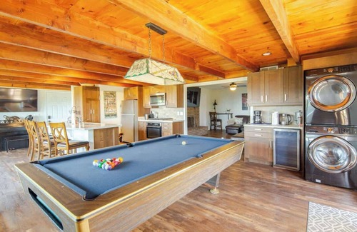 Mount Helix House | Luxury View Home Perfect for SD Getaway, Sleeps 12