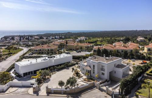 Alporchinhos Villa | Luxury villa (10 pax) near the beach