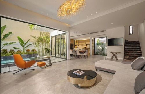 Ngu Hanh Son Villa | Luxury Villa 5BR Private Pool 5 minute walk to My Khe Beach