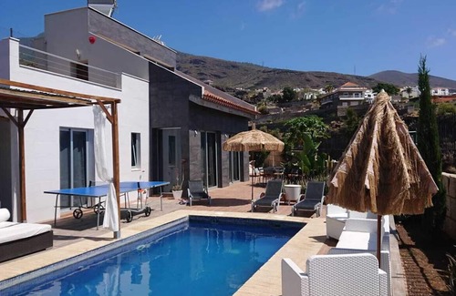 Candelaria House | LUXURY VILLA ATLANTIC VIEWS PRIVATE HEATED POOL TENNIS COURT BBQ WIFI PARKING