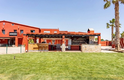 Vila-Seca Villa | Luxury Villa in Cambrils with Pool, Padel, soccer, Wi-Fi and More!