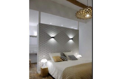Violes Villa | LUXURY VILLA IN THE HEART OF PROVENCE NEAR ORANGE AND AVIGNON