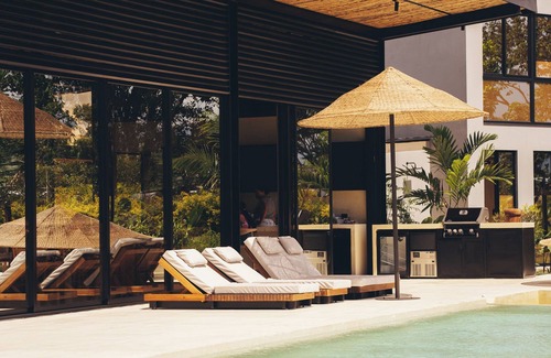 La Tebaida Villa | Luxury Villa near Armenia Airport with Pool, Jacuzzi, Chef, Sleeps 12