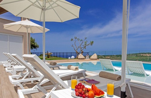 Gerani Villa | Luxury Villa Oasis, 11 bedrooms, Private Heated Pool & Jacuzzi