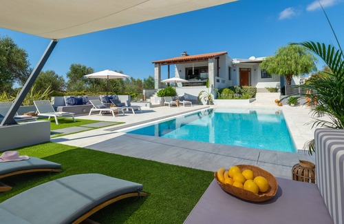 Pitharion Villa | Luxury villa | private heated pool, games for kids