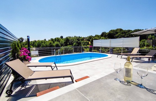 Gornji Kneginec House | Luxury villa with a swimming pool Varaždin Breg, Zagorje (K-20537)